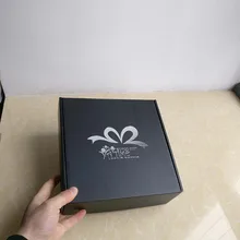 500 шт./лот изготовленный на заказ печатная гофрированная бумага упаковочная коробка с логотип из серебряной фольги Упаковка Подарочная одежда упаковочная коробка