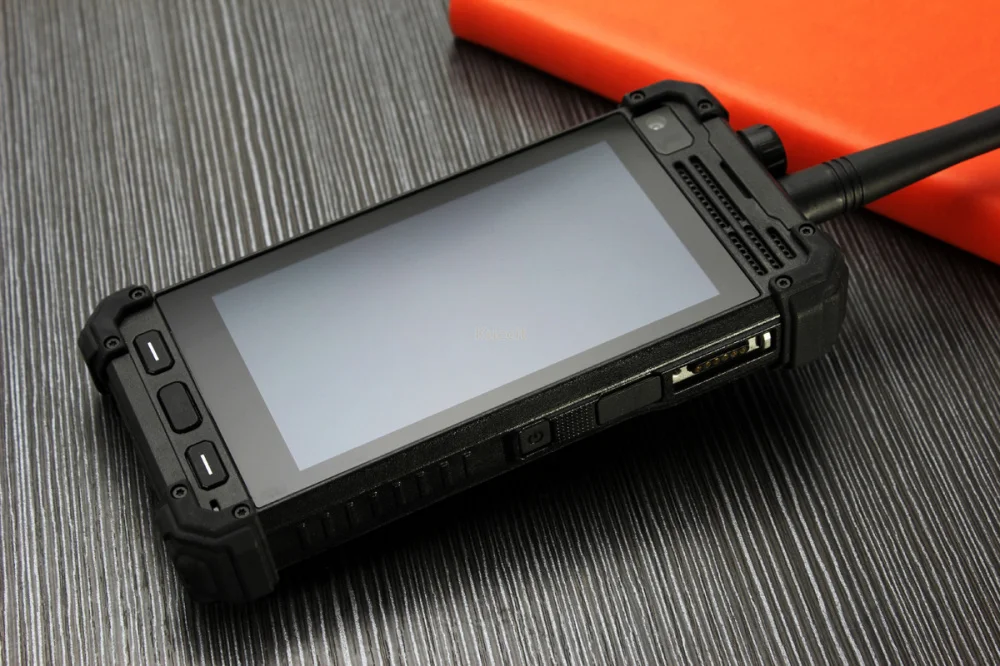 Original Runbo M1 Waterproof Phone IP67 Rugged Android 6.0 Smartphone MTK6735 5W DMR Radio VHF UHF PTT Radio 4G LTE FDD 5200MAH
