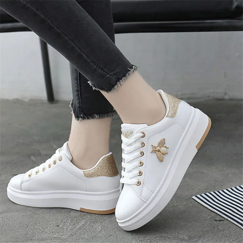 

Women Casual Shoes 2019 Brand Women Sneakers Fashion Breathable Leather Platform Rhinestone White Women Flat shoes Soft