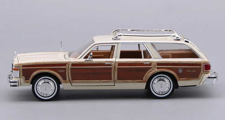 1:24 1979 Chrysler labaron литая модель машины украшения модель 73331A