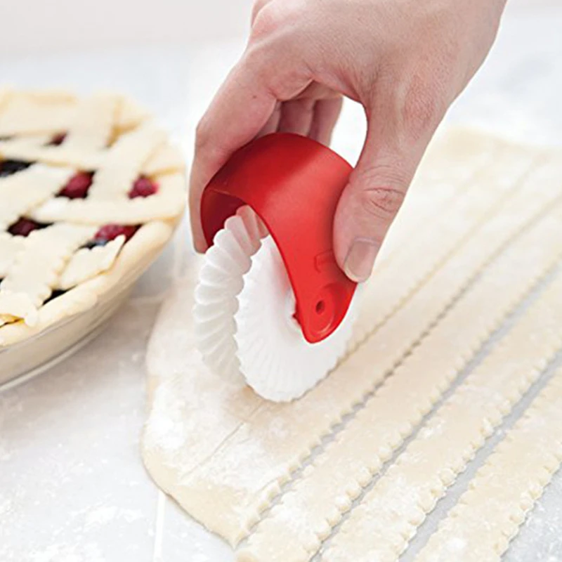 1Pc Pasta Tool New Noodle Maker Lattice Roller Platen Dough Cutter Tool Kitchen Helper Pasta Maker DIY Wave Dough Cutting Tools