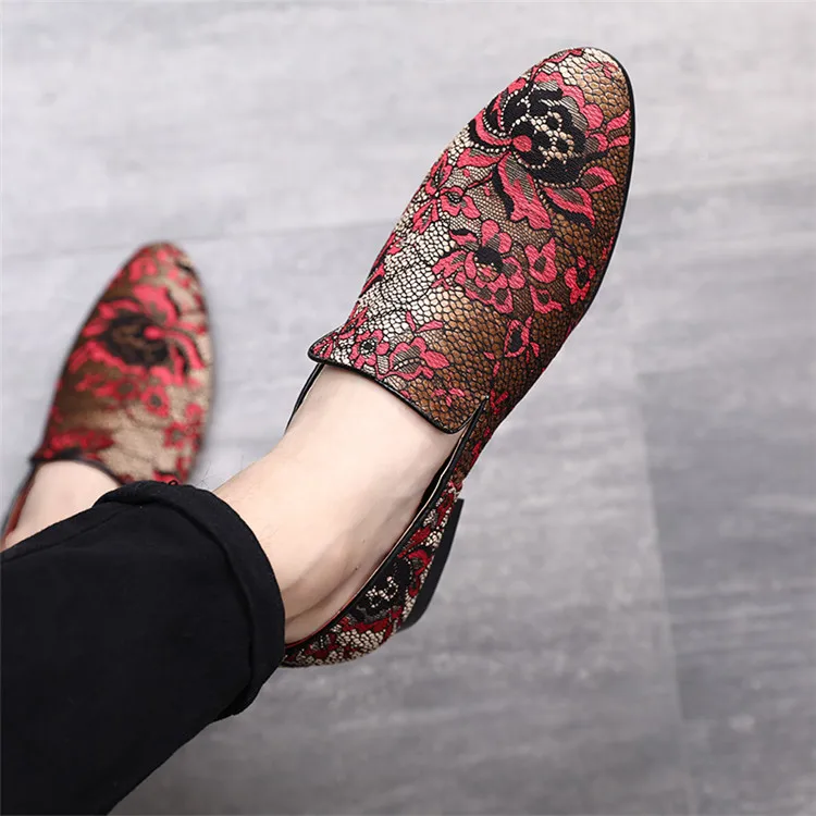 Quality Personality Men Party Loafers Embroidery Floral Pattern Male Footwear Comfortable Casual Men's Flats Shoes Big Size 38-48