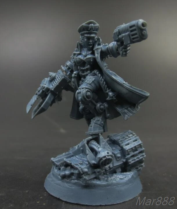 

28mm-scale IMPERIAL SOLDIER FEMALE BRAVE COMMISSAR