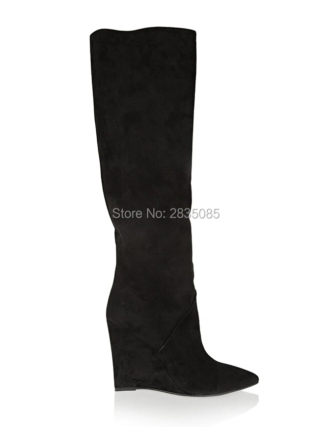Осенне-зимняя обувь на танкетке; женская обувь; botas mujer; Цвет черный, белый, серый; Замшевые женские высокие ботиночки с бахромой; сапоги до колена на танкетке с острым носком