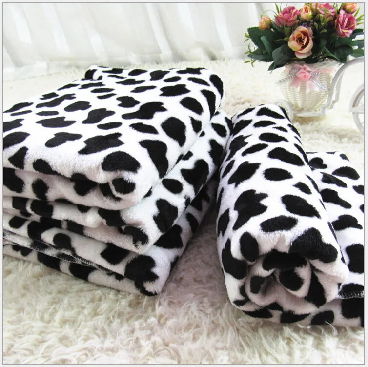 

Autumn Winter Coral Fleece Pet Blanket Warm Thick Cats Dog Universal Blanket Pet Supplies