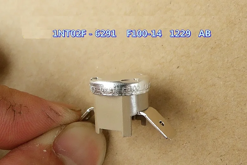 

50pcs 1NT 250V 14A 100 Degree 100C Normal Open NO Temperature Controlled Switch Thermostat