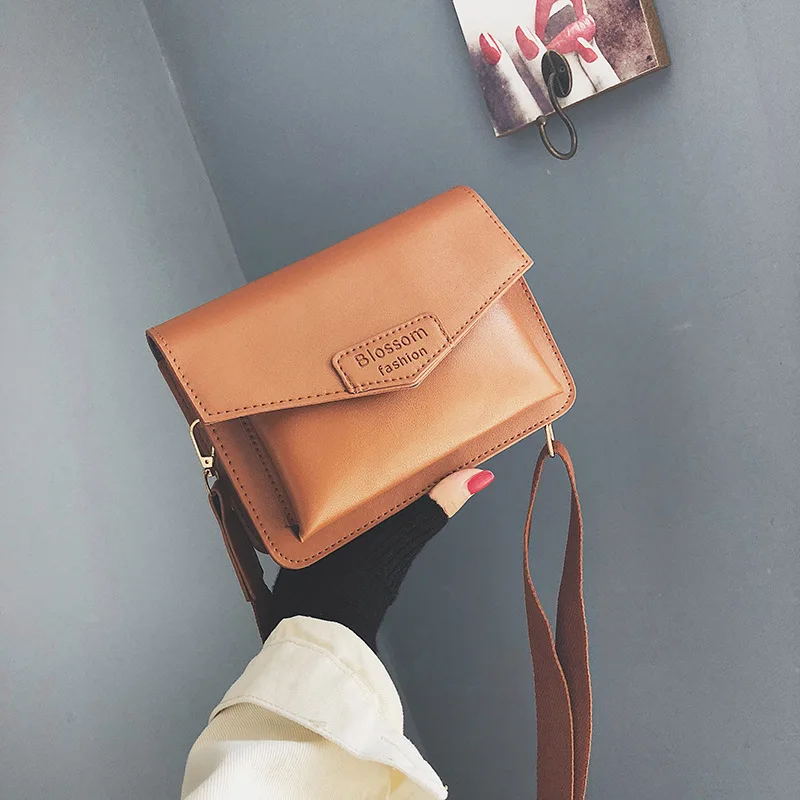 

Simple Ladies Small Square Bag Wave Wild Shoulder Strap One Shoulder Fashion Messenger Bag Personality Three-dimensional Package