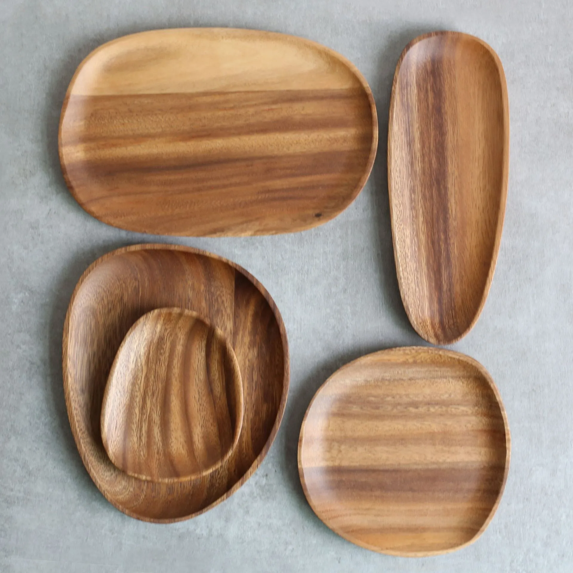 

Irregular Acacia Wooden Plate for Snack/Cake/Bread/Fruit Friendly Wood Serving Tray for Home/Hotel/restaurant