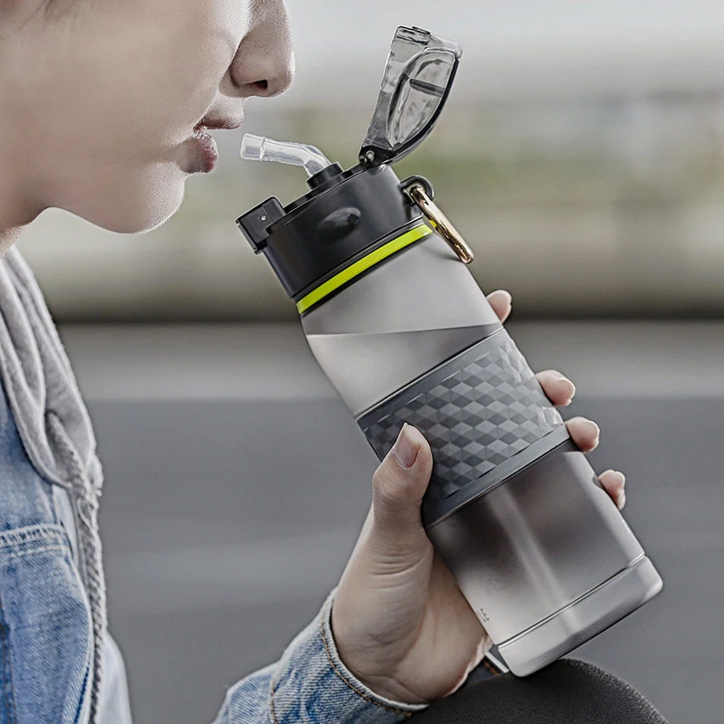 

Sports Water Bottles Plastic Suction tube Eco-Friendly Climbing Hiking Cycling Couples Kettle 500ml 600ml