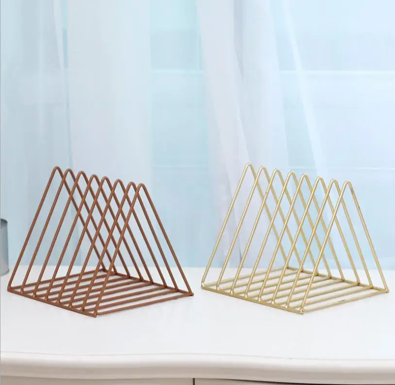 الشمال نمط هندسي تصميم الذهب الحديد الفن رف بساطتها المنزل مكتب تخزين الرف المنزل المنظم للكتب مجلة