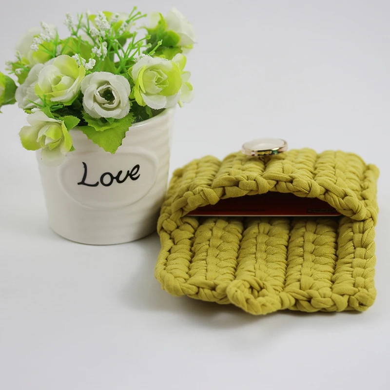 

Hand-woven bags, a pocket for change women all seasons are available