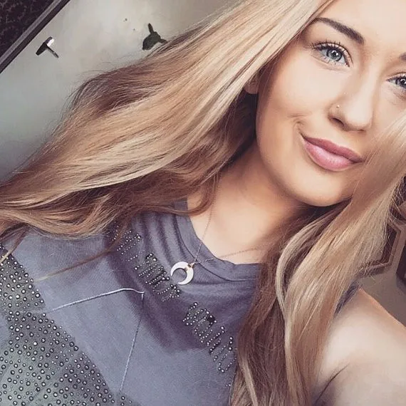 3695570918_2139691661