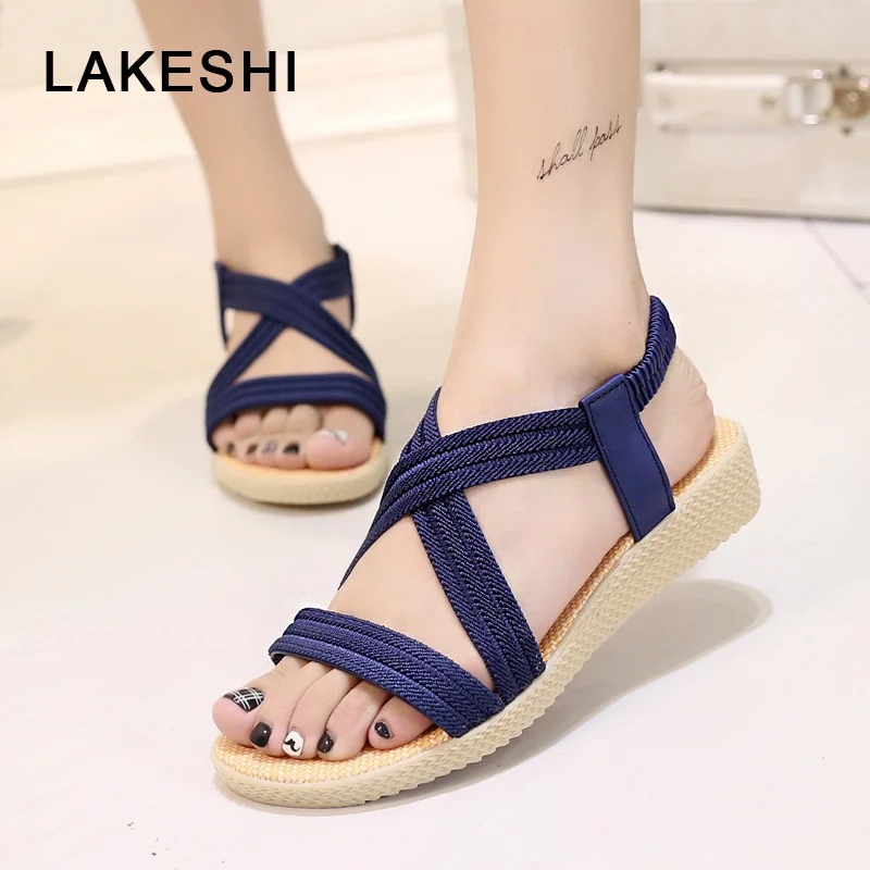 LAKESHI/новые женские сандалии Однотонные туфли на плоской подошве Модная летняя
