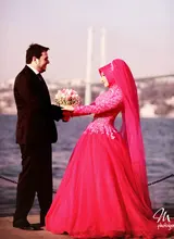Hot pink Hijab High Neck Long Sleeve Wedding Dresses Turkey Istabul 2017 Custom Made Lace Appliques Arabic Muslim Wedding Dress