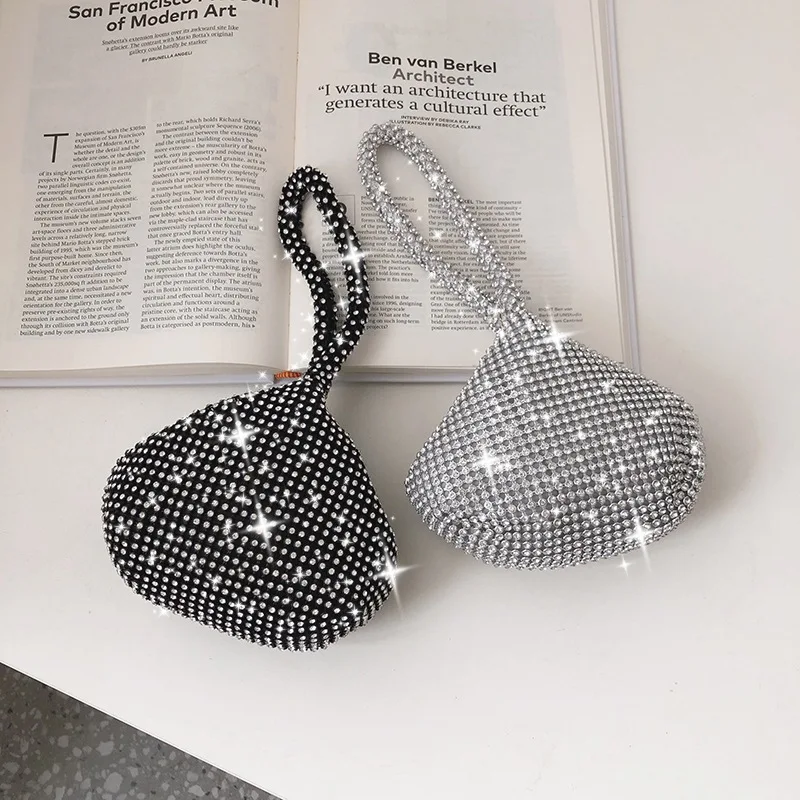 

Women Party Banquet Bag Fashion Wild Wristlets Bag Diamonds Design Temperament Triangle Handbag Exquisite Small Mobile Phone Bag