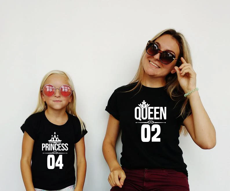 

Family Matching Clothes Queen 02 Princess 04 Mom Daughter T Shirt Tops Mum and Girl Short Sleeve Letter Print Family Look