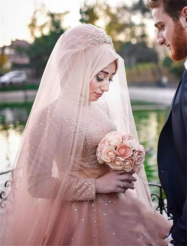 2018-latest-muslim-wedding-dress-light-pink-high-collar-rhinestones-long-sleeve-tiered-skirts-tulle-bridal-gowns-vestido-de-noiva (2)_