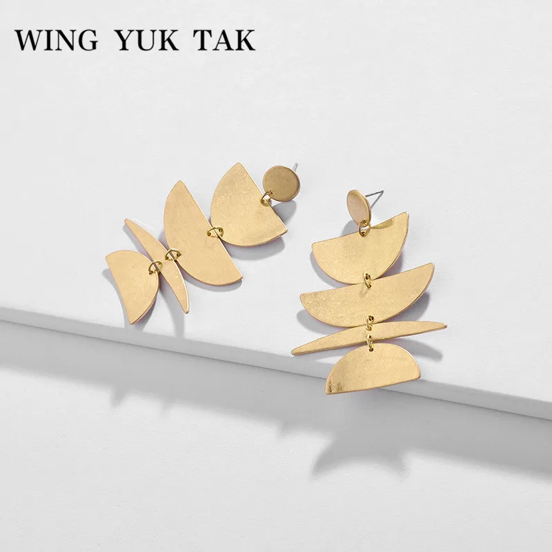 

wing yuk tak Eearrings for Women Fashion Gold Color Vintage Geometric Metal Statement Earrings New Design Jewelry