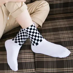 Женская Новинка белые и черные квадраты носки скейтбордиста. Chic Harajuku шахматная доска носки для HipHop Sox длинные носки Meias