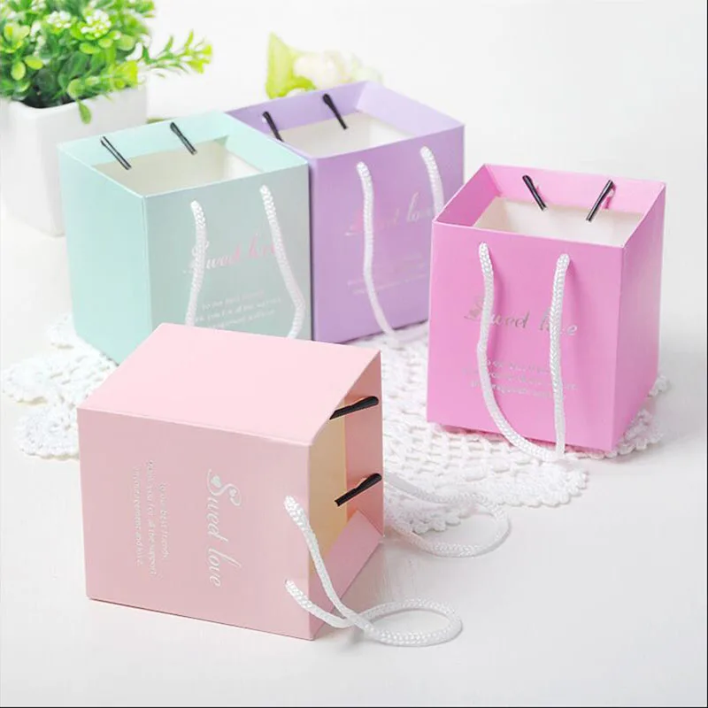 

8x8x9cm Small Paper Bags with Handles Chocolate Paper Gift Bag Wedding Favors and Gifts for Guests Souvenirs Packaging 50pcs