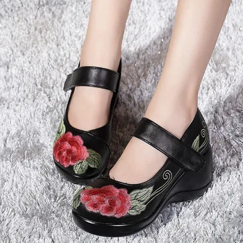 

Charming 2020 Women Thick Heels Sandals Closed Toe Flower Ethnic Style Handmade Genuine Leather Personalized Women Oxford Sandal