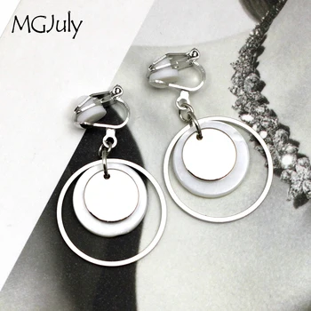

Natural Shell Geometric Clip On Earrings Without Piercing Metal Round Shell Earrings Non Pierced Women Minimalist Earring CE322