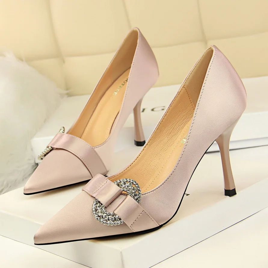 

Women's Pumps Rhinestone Retro Sexy Elegant Banquet Shoes High-heel Pointed Satin Pearl Diamond Shoes for Women