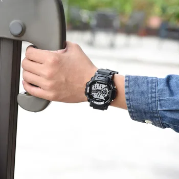 

SYNOKE Fashion Outdoor Sport Digital Watch Alarm Clock Waterproo Chronograph LEDMen's Electronic Watch Reloj Hombres