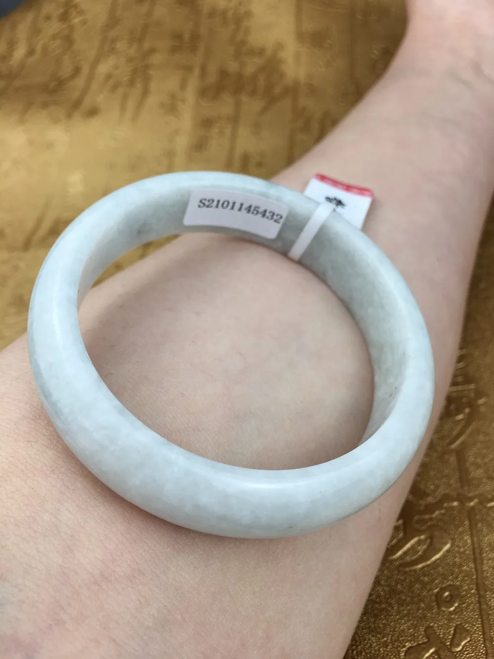 

Send A certificate natural Jadeite bracelet Natural light green 54-61mm female Princess bracelet Jewelry gift