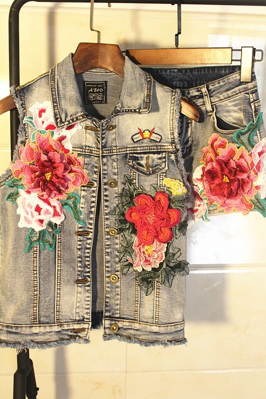

New Fashion Spring Summer Women's Peony Embroidery Denim Vest Jacket Waistcoat Students Girls Vintage Jeans Coat Outwear