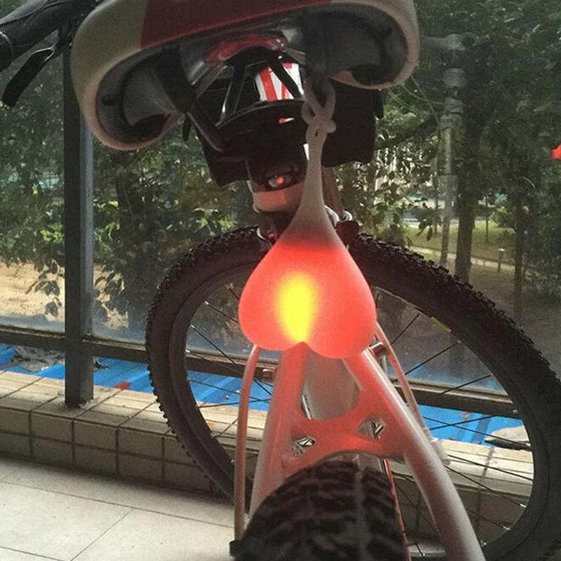Силиконовые Водонепроницаемый светодиодный велосипед светильник Велоспорт шары задний светильник s велосипед безопасности светильник 3 режима сердце Форма ночное Предупреждение светодиодный светильник