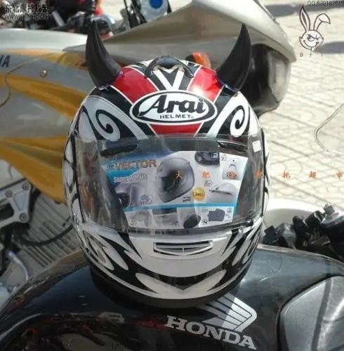 Helmet Devil's Horn Stick 3
