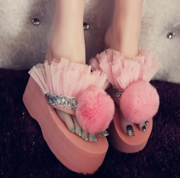 

2018 Handmade muffin wedges with rabbit hair flip-flops Beach thick-soled bathroom organza princess slippers women