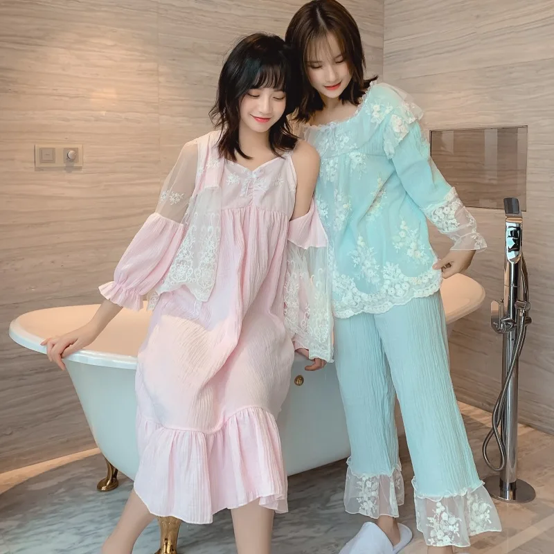 10324949838_826603078