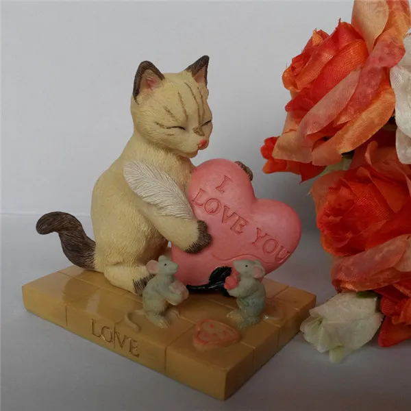 Cute Lifelike Cat and Mouse Tom and Jerry I love you resin figure toy - 1