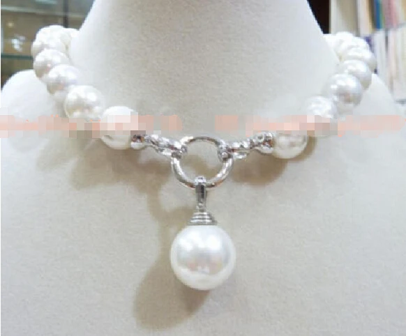 

Free shipping >>>>>>AAA+ 12MM WHITE ROUND SOUTH SEA SHELL PEARL NECKLACE 18" M666