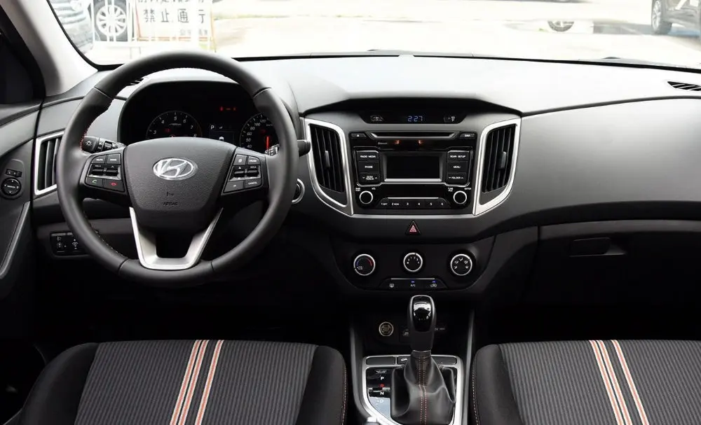 Hyundai-IX25-2016-interior-1-s