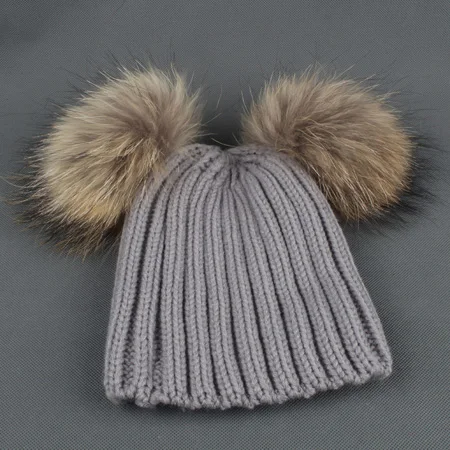 Зимняя детская шапка с двумя помпонами, шапка с помпоном для мальчиков и девочек, детские кепки, настоящий помпон из меха енота, шапка для детей - Цвет: gray
