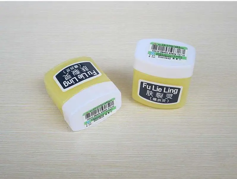 

Fu Lie Ling Moisturizing Frost Crack Dry Itching Skin Dry Scaly Skin Nourishing Cream