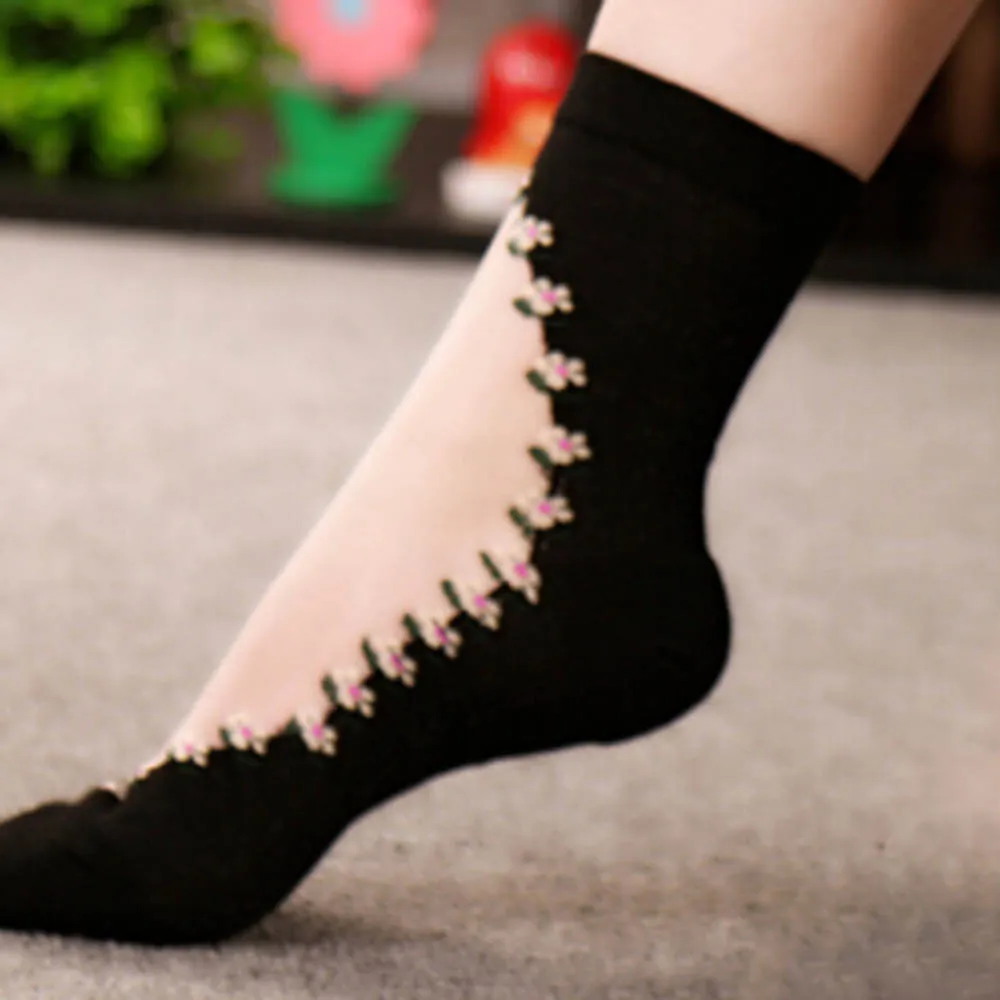 Popular 2017 New 1 Pair Beautiful Women Lace Socks Crystal Glass Silk Short Thin Transparent Roses Flower Socks Free Shipping Popular 2017 New 1 Pair Beautiful Women Lace Socks Crystal Glass Silk Short Thin Transparent Roses Flower Socks Free Shipping