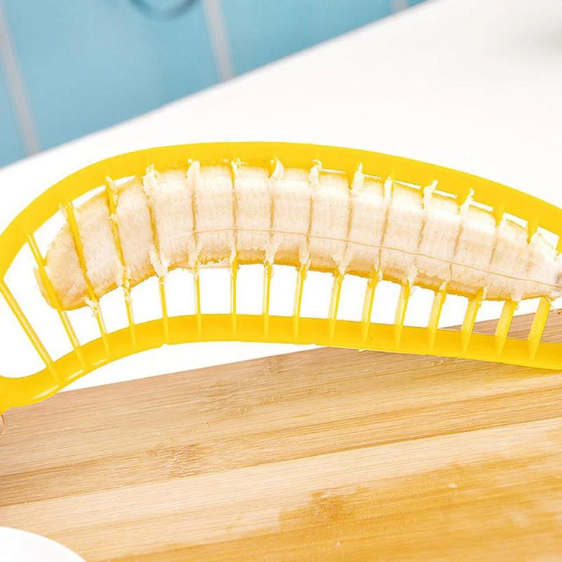 Plastic-Banana-Slicer-Fruit-Vegetable-Tools-DIY-Salad-Maker-Fruit-Cutter-Knife-Slicer-Kitchen-Gadgets-Cooking (1)