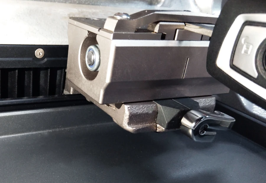xhorse-condor-xc-mini-plus-key-cutting-detail-1