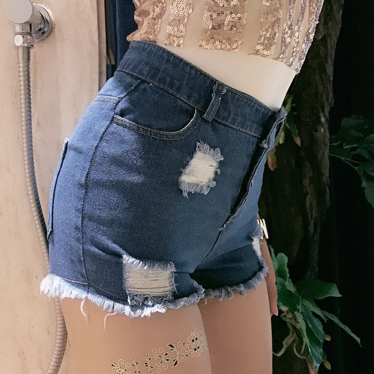 GBYXTY, женские летние сексуальные джинсовые шорты на молнии сзади с высокой талией, джинсовые шорты с бахромой и рваными дырками, Короткие Мини-шорты со шлейфом, haute ZA468