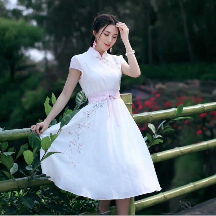 2017 Лето Новый Ретро воротник стойка с вышивкой было тонкое темпераментное