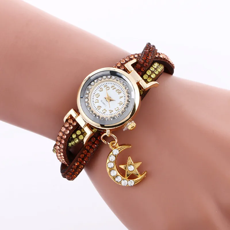 

Wholesale Watch Women Gold Top New Crystal Luxury Moon Pendant Leather Bracelet Gift Fashion Casual Quartz Wristwatches