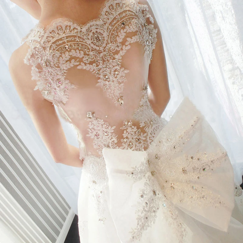 

2019 Luxury Scoop Crystal Appliques Wedding Dress with Bow Beads Wedding Gowns Vintage Train Birdal Dress robe de mariage