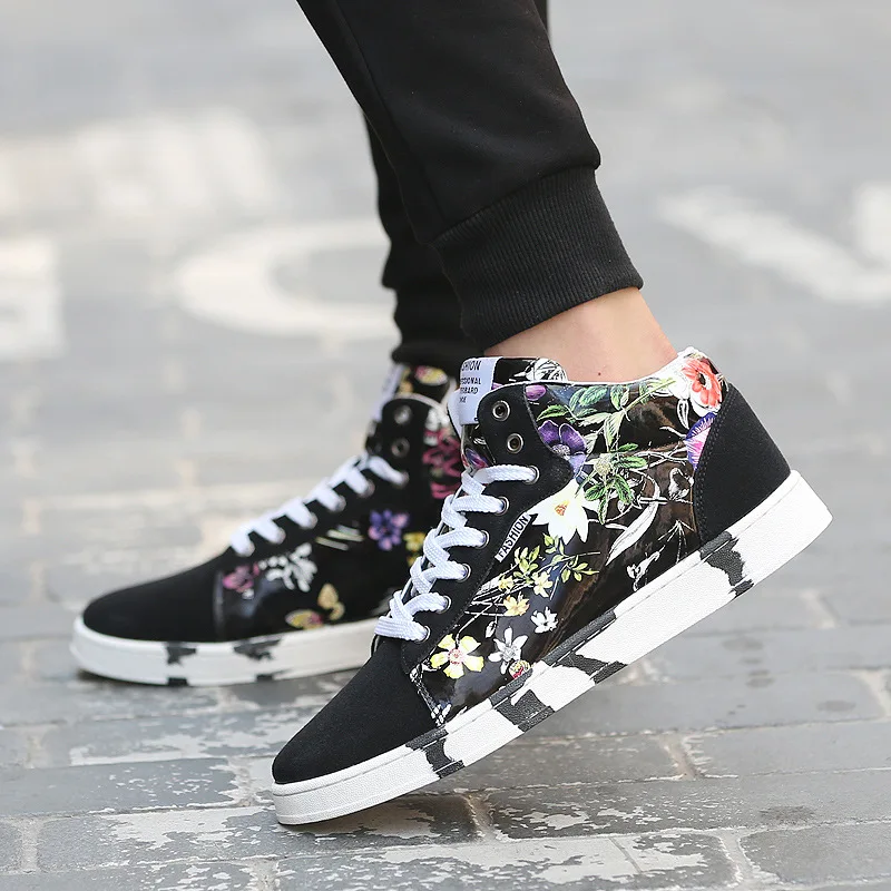 2019 الخريف الشتاء الرجال فو الجلد المدبوغ حذاء كاجوال أزياء عالية أعلى الدانتيل يصل زهرة طباعة أحذية تزلج الرجال في الهواء الطلق الأحذية المد...