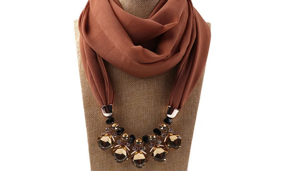 pendant-scarf_30