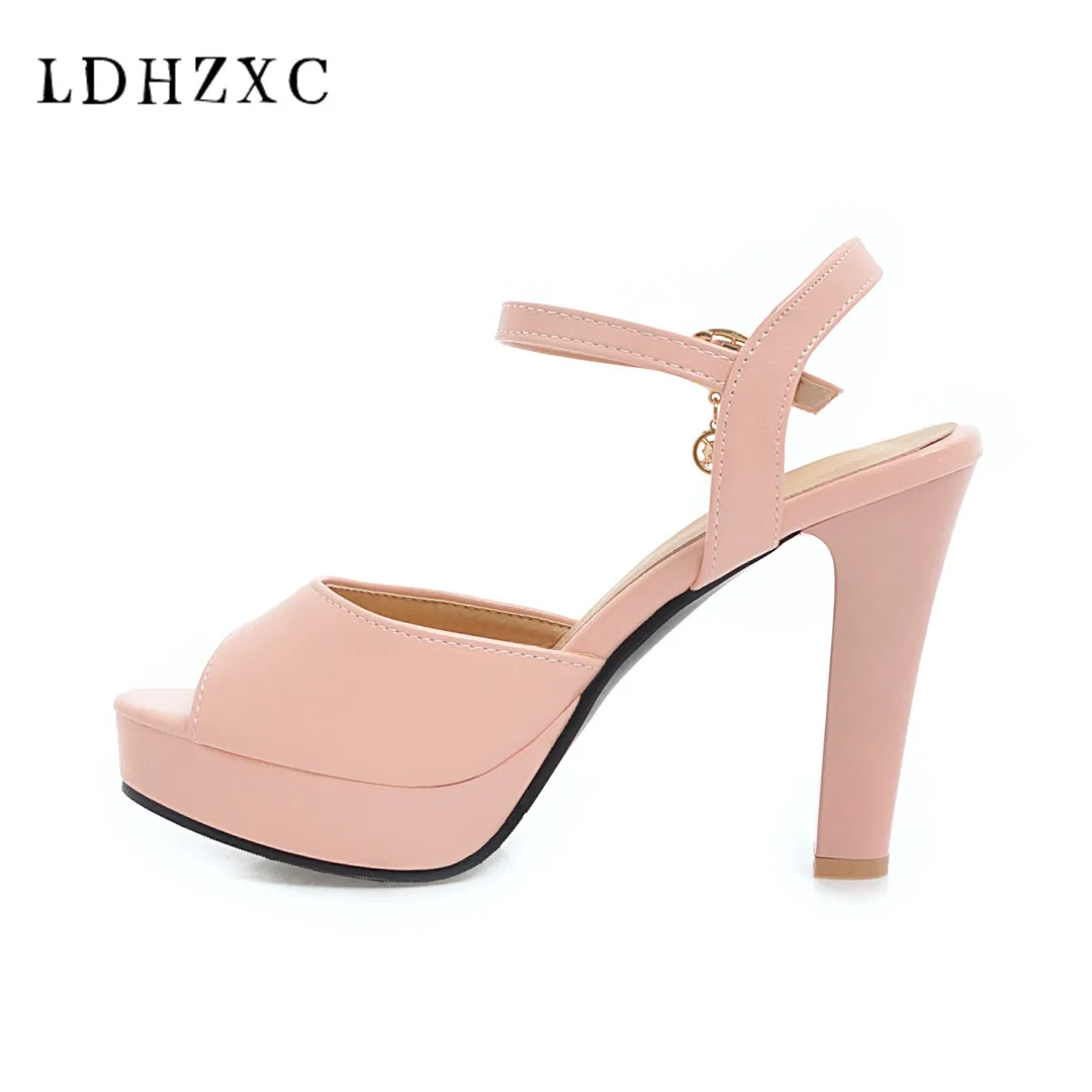baratas LDHZXC 2018 mulheres quentes sandálias elegantes da moda peep toe sapatos de verão doces simples fivela festa sexy sapatos tamanho grande 42 43 44 10 11