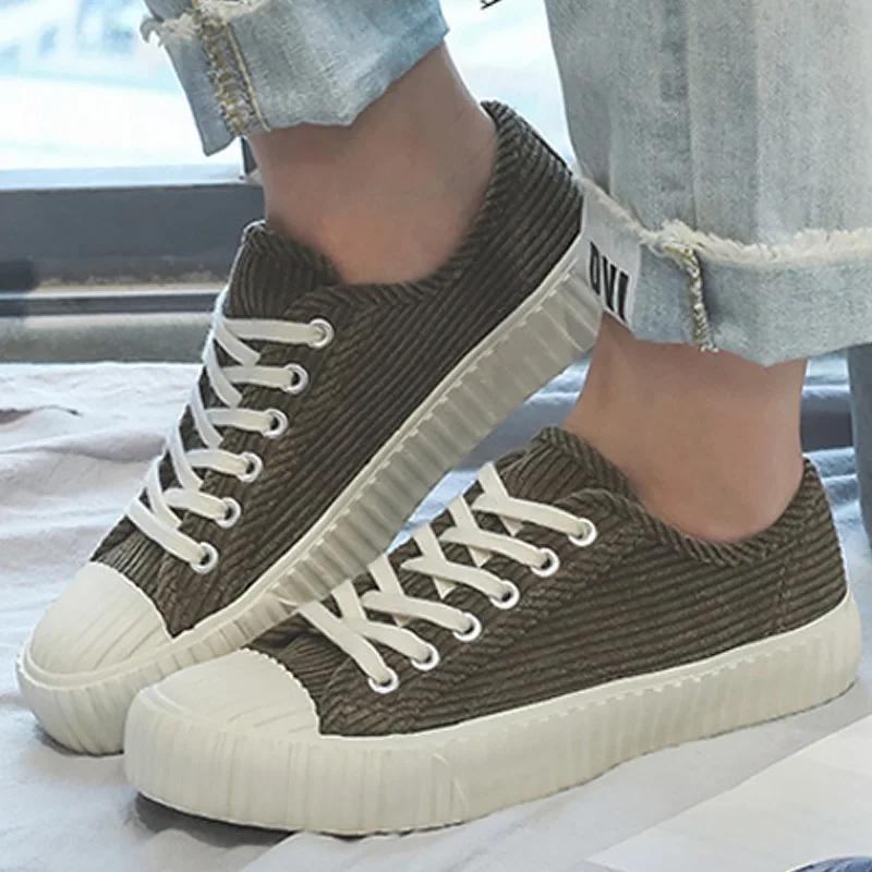 

Canvas shoes for girls size Large 41/42/43 Fashion Women Vulcanize shoes Shallow Hard-wearing Soft Non-slip Sneakers woman